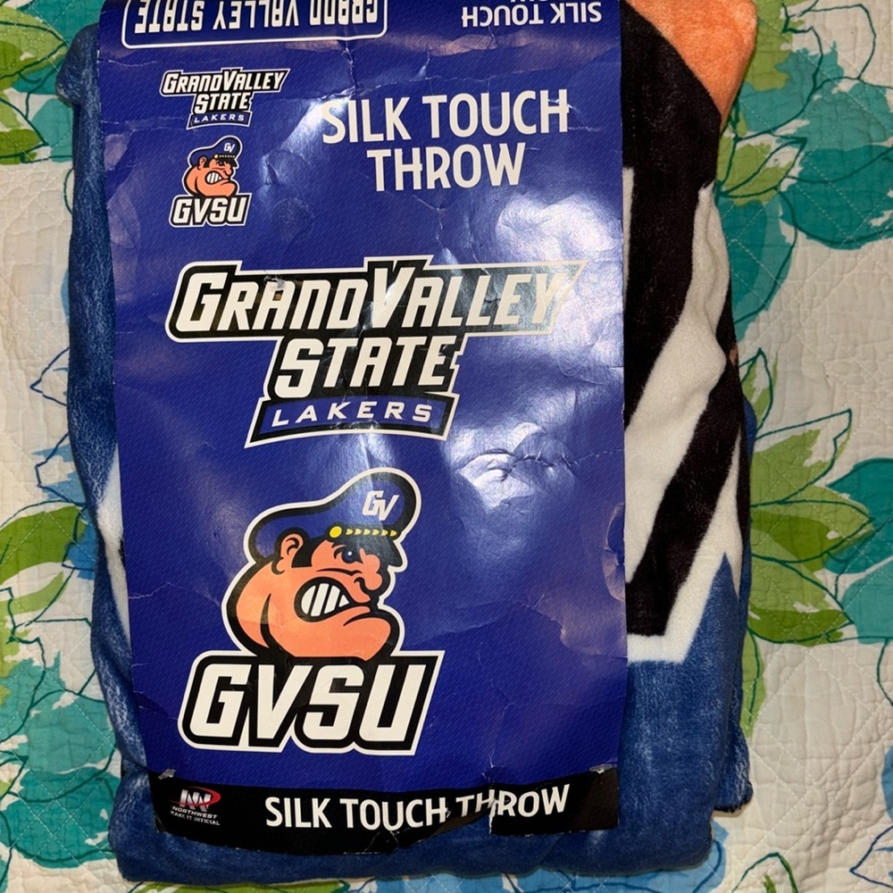 Grand Valley State Lakers 'Alumni' Silk Touch Throw Blanket 50” X 60”